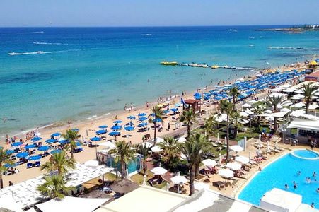Vrisi beach